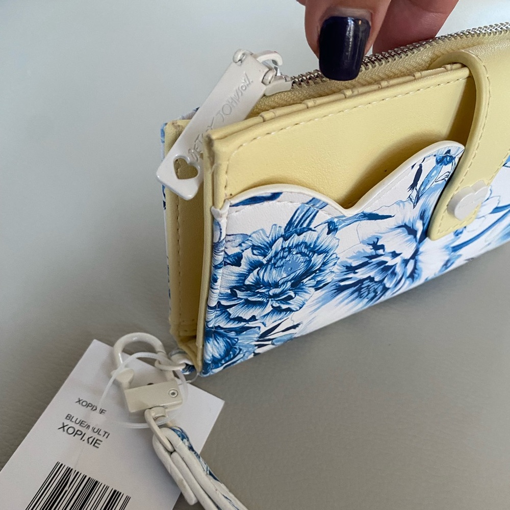 Betsey Johnson wallet / phone case - Picture 3 of 9